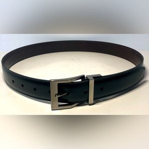 Swiss Gear Mens Reversible Belt Size Medium 32-36 Black Brown Silver Tone Buckle